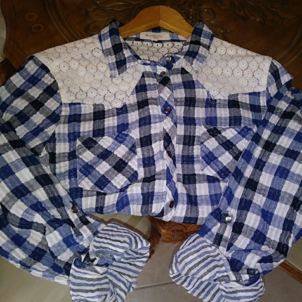 Vince Camuto button down shirt Large - Picture 6 of 6